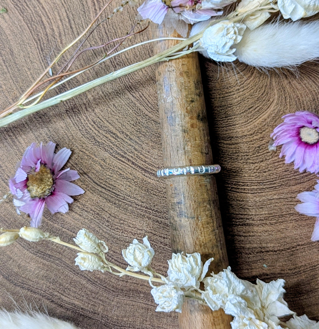 Everyday Stamped Stacker Ring 🤍 Size 6.5