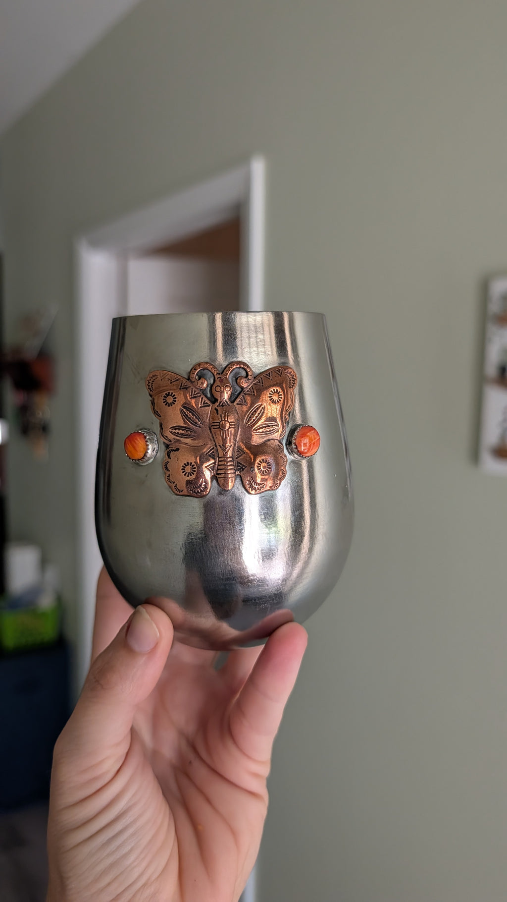 The Desert Butterfly Spiny Oyster Wine Glass
