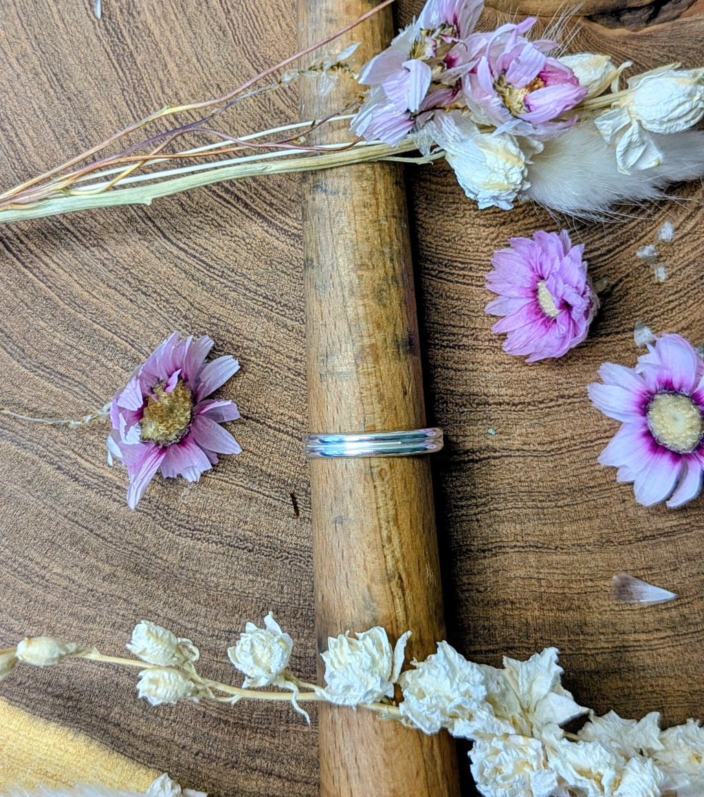 Everyday Stacker Ring 🤍 Size 8
