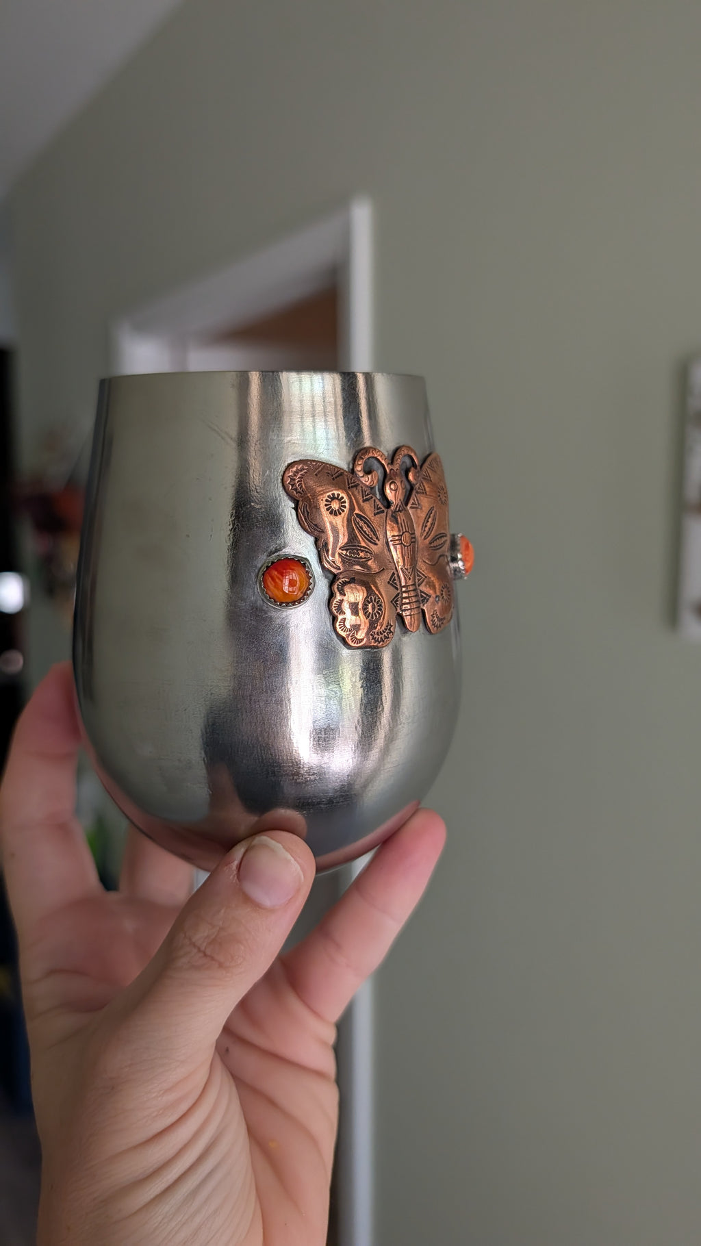 The Desert Butterfly Spiny Oyster Wine Glass