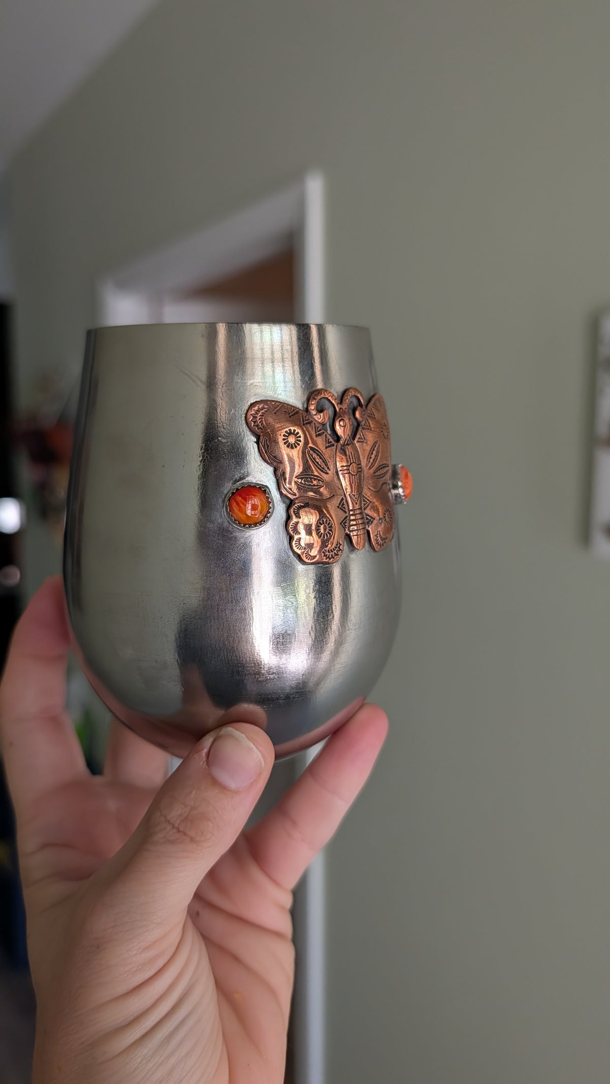 The Desert Butterfly Spiny Oyster Wine Glass