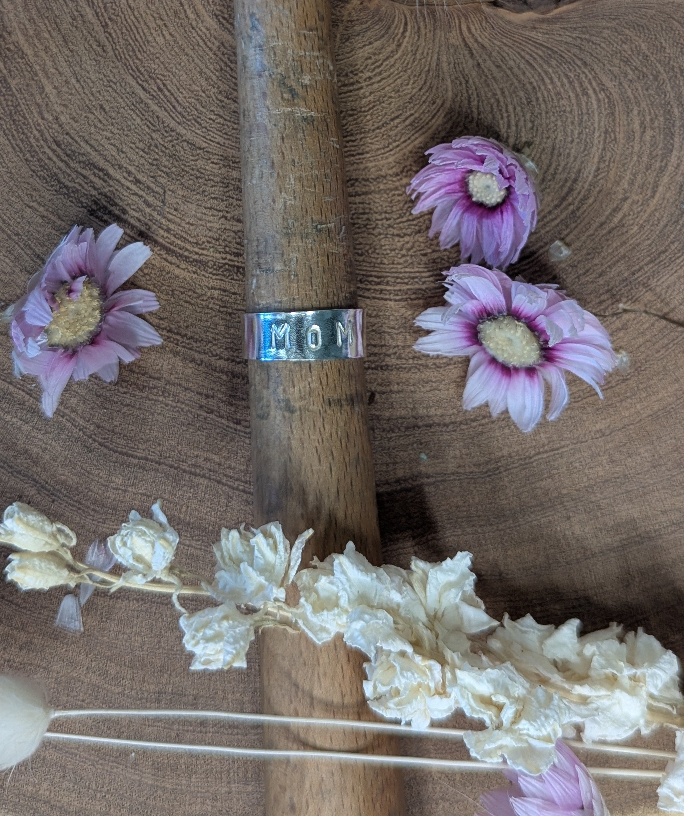 Forever Mom Ring ❤️ Size 7