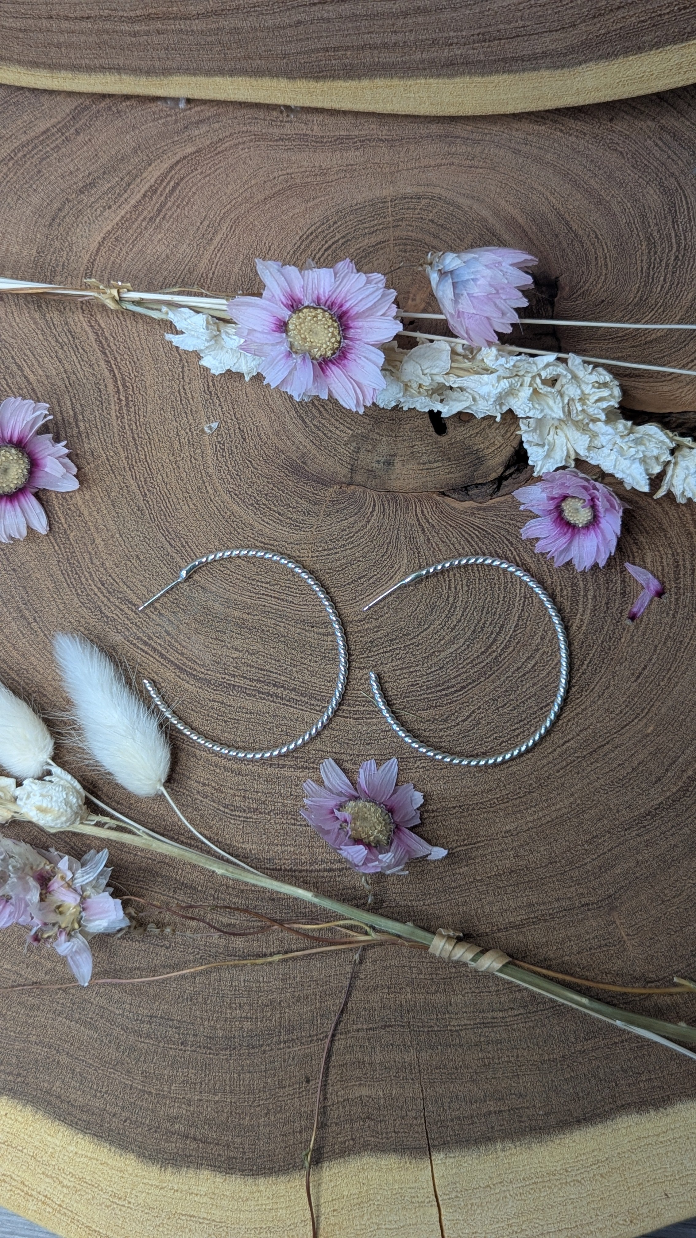✨ Classic Twisted Silver Hoops ✨ Medium